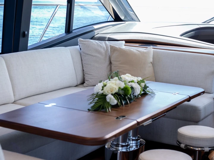 Pronájem jachty v Port de Saint Tropez -Princess Princess V55 na Samboatu