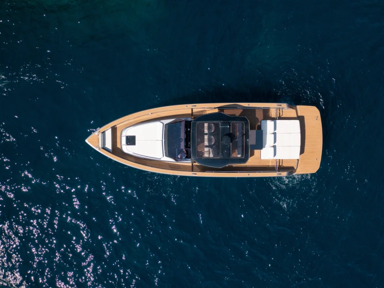 Pronajmout si Pardo Yachts Pardo 43 v Saint Raphael