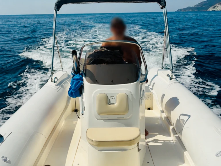 Pronájem lodi Nuova Jolly Nuova Jolly 630 v Francie na Samboatu