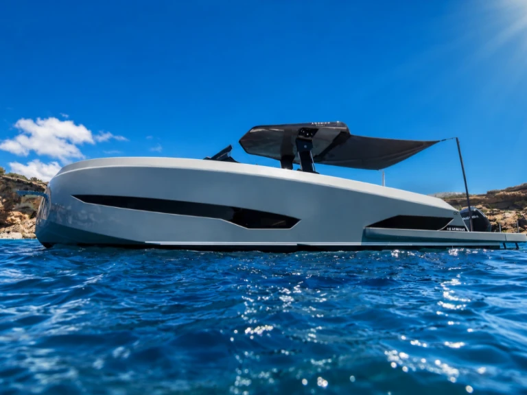 Motorová loď k pronájmu v Mykonos Port za nejlepší cenu