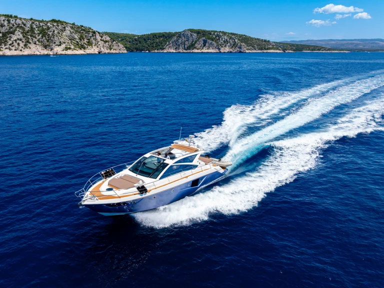 Pronajmout Jachta se skipperem či ne Cranchi v Milna