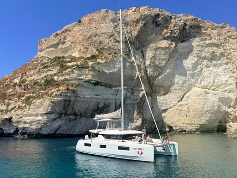 Lagoon Lagoon 46 jednotlivci a charterové společnosti v Cagliari