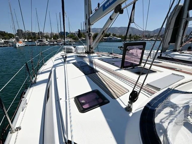 Pronajmout si Bavaria Bavaria 50 v Alimos