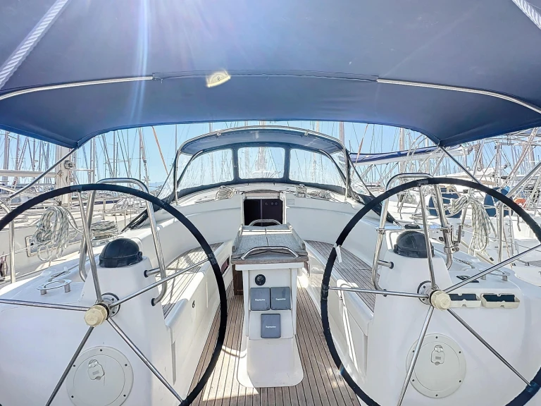 Pronájem lodi Alimos lákavé ceny Bavaria 42