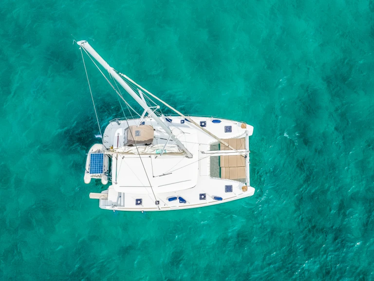 Pronajmout si Lagoon Lagoon 400 S2 v Alimos