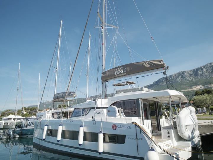 Pronájem Katamarán v Kaštel Gomilica -Bali Bali Catspace[G]
