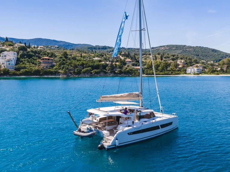 Pronájem Katamarán Fountaine Pajot s licencí