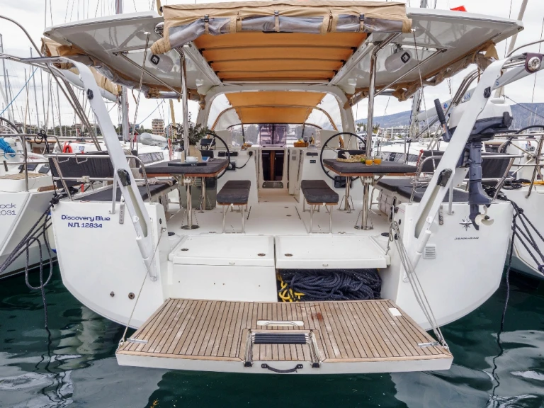 Pronájem lodi Jeanneau Sun Loft 47 v Nidri na Samboatu