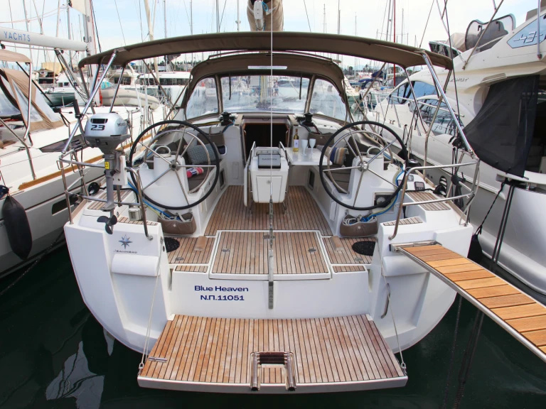 Pronajmout si Jeanneau Sun Odyssey 469 v Benítses