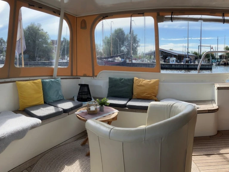 Pronájem lodi Akkrum lákavé ceny Barkas 1100
