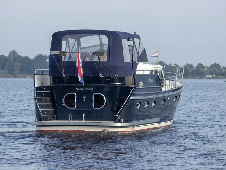 Motorová loď k pronájmu v Akkrum za nejlepší cenu