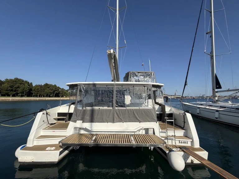 Pronájem Katamarán Fountaine Pajot s licencí