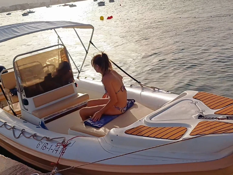 Pronájem lodi Gommonautica Gommonautica G65 v Playa Sa Punta na Samboatu