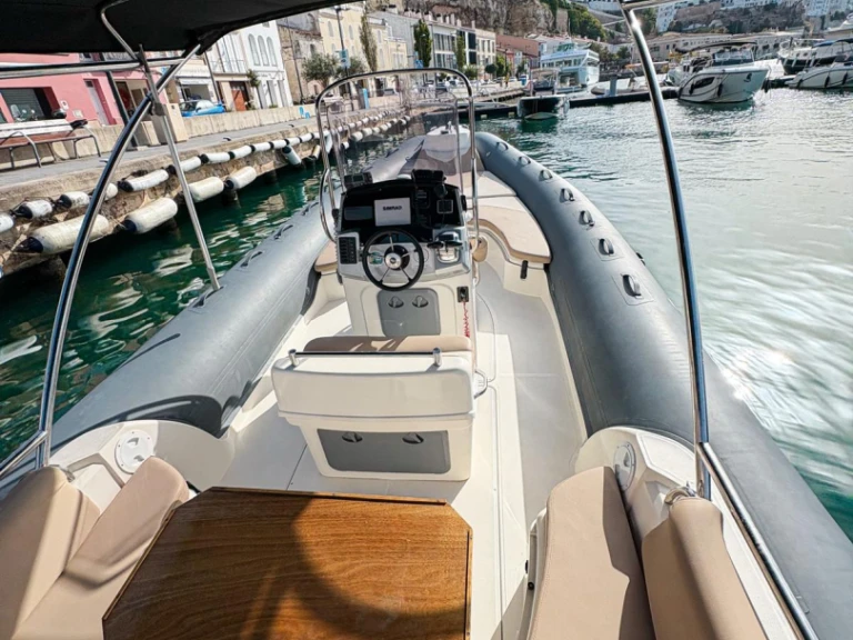 Pronájem lodi Bwa Sport 28 GT v Mahon na Samboatu