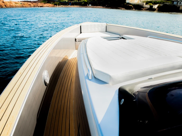 Pronajmout Motorová loď se skipperem či ne Pardo Yachts v Saint-Tropez