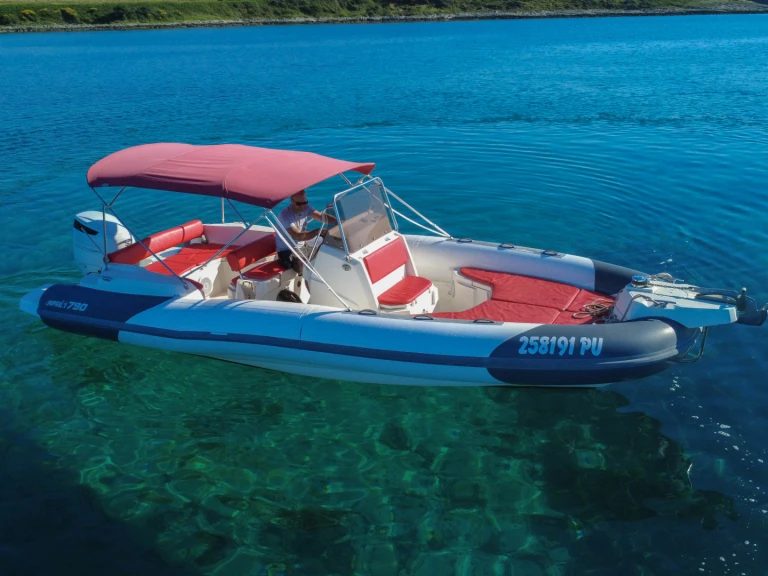 Pronájem Polotuhá loď v Medulin -Marlin Boat 790 Pro Dynamic