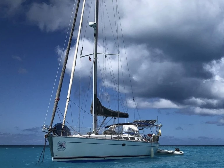 Pronajmout si Jeanneau Sun Odyssey 43 v Larmor-Plage