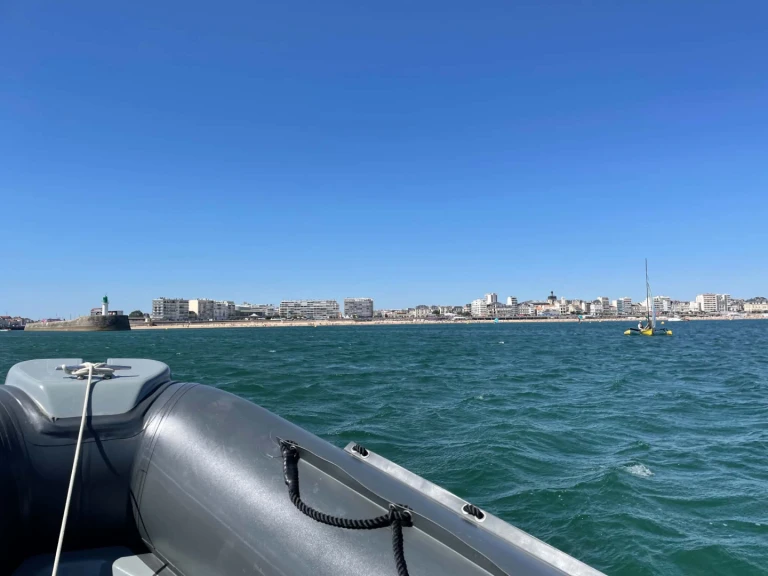 3D Tender 3D Tender 589 jednotlivci a charterové společnosti v Les Sables-d'Olonne