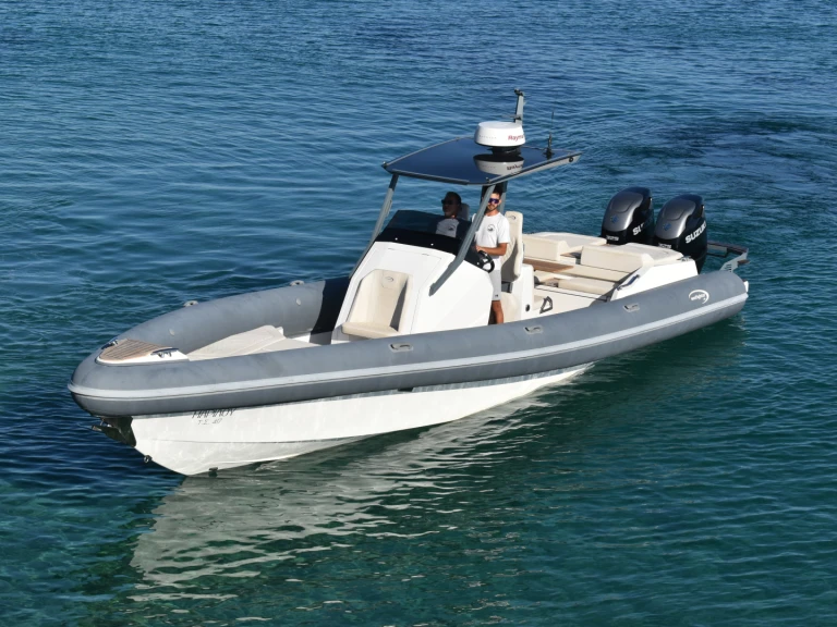 Pronajmout si Seafighter Shadow 36 v Skiathos