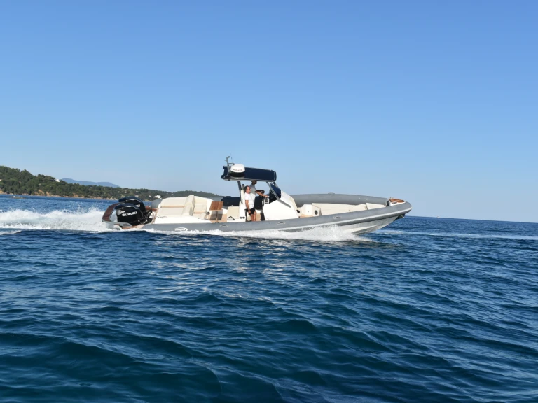 Pronájem lodi Seafighter Shadow 36 v Skiathos na Samboatu