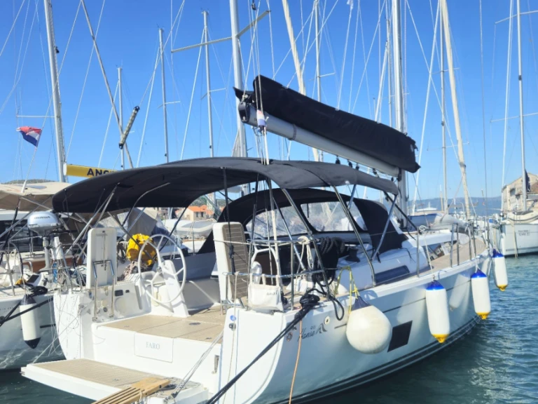 Pronájem Plachetnice v Trogir -Hanse Hanse 418
