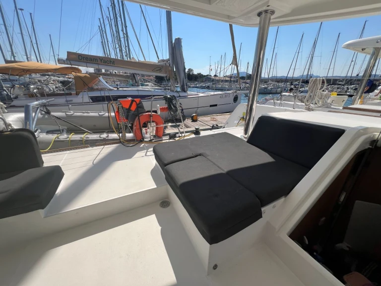 Pronajmout si Lagoon Lagoon 52 F v Olbia