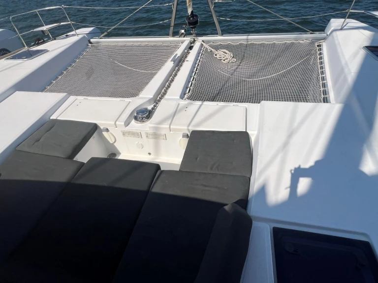 Pronájem lodi Olbia lákavé ceny Lagoon 52 F