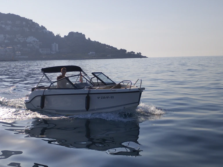 Pronájem lodi Palamos lákavé ceny Activ 555 Bowrider