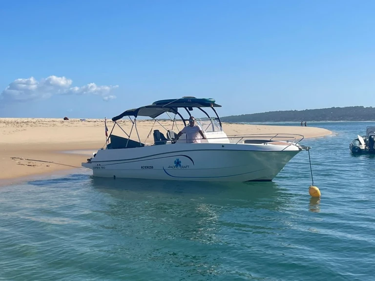Pronajmout si Pacific Craft Pacific Craft 750 Open v Arcachon