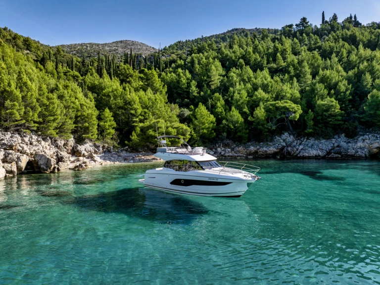 Pronájem lodi Dubrovník lákavé ceny Prestige 420 Fly