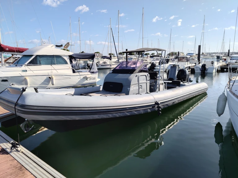 Pronajmout si Brig Eagle 10 v Arcachon