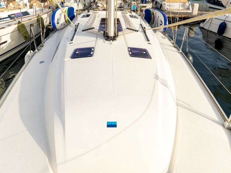 Pronajmout Plachetnice se skipperem či ne Bavaria v Kalkara