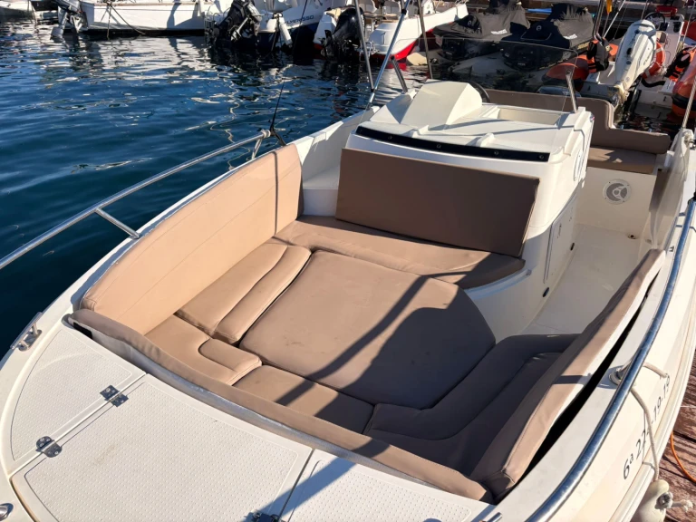 Pronájem lodi Remus 525 v Sant Antoni de Portmany na Samboatu