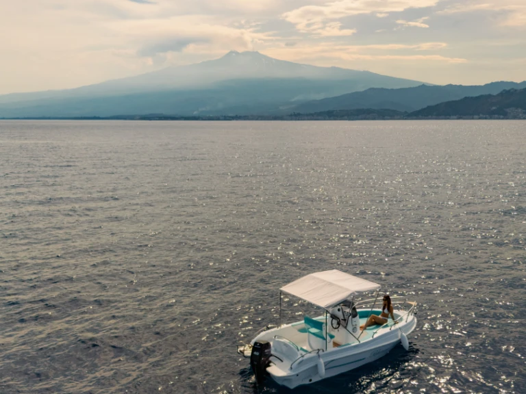 Pronájem lodi blumax 19 pro Blumax 19 Pro v Taormina na Samboatu