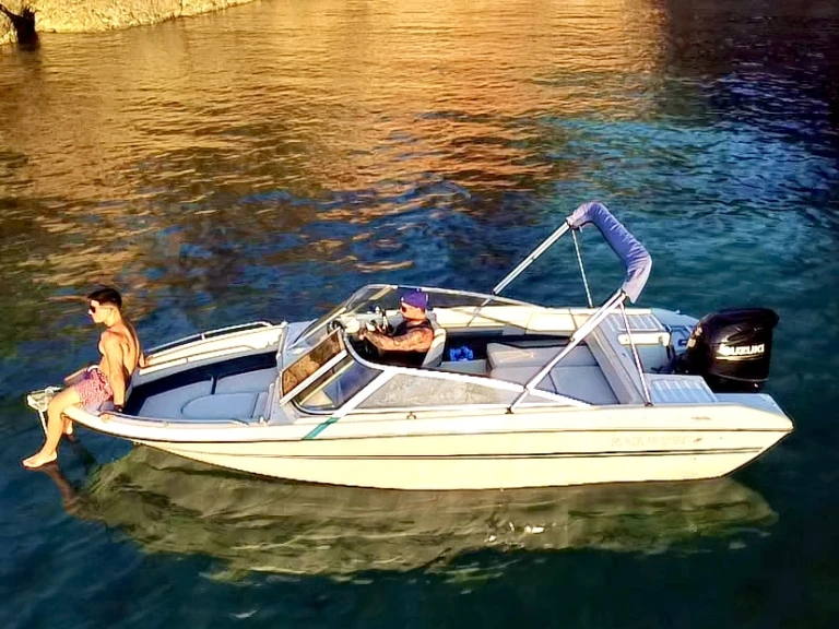 Pronajmout si Four Winns Freedom 180 v Sant Antoni de Portmany