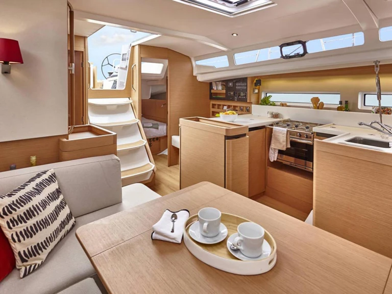 Pronájem lodi Jeanneau Sun Odyssey 440 v Murter-Kornati na Samboatu