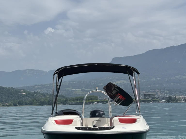 Pronájem Motorová loď v Grand Port d'Aix-les-Bains -Bayliner Bayliner 180 Element XL