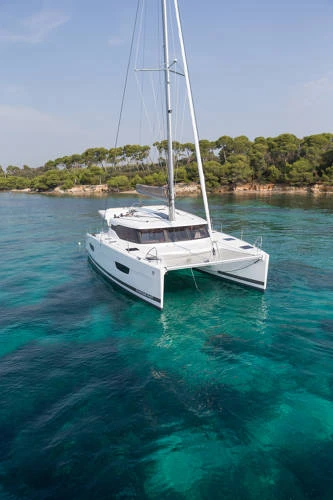 Pronajmout Katamarán se skipperem či ne Fountaine Pajot v Cannes