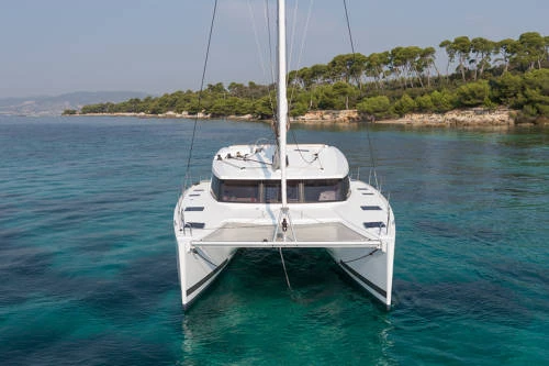 Pronájem Katamarán Fountaine Pajot s licencí
