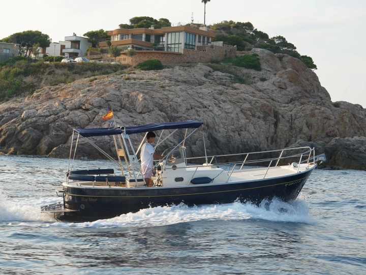Pronajmout Motorová loď se skipperem či ne Mimi v Sant Feliu de Guíxols