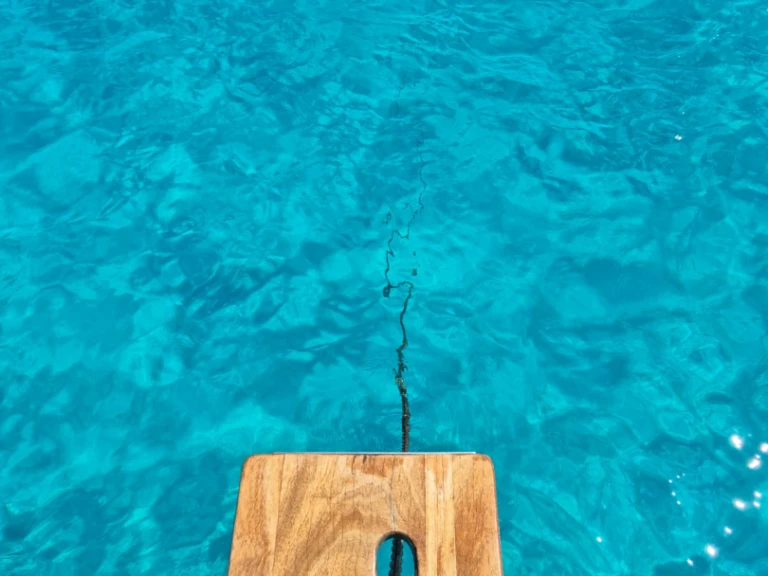 Capeador 43 jednotlivci a charterové společnosti v Cala Canutells