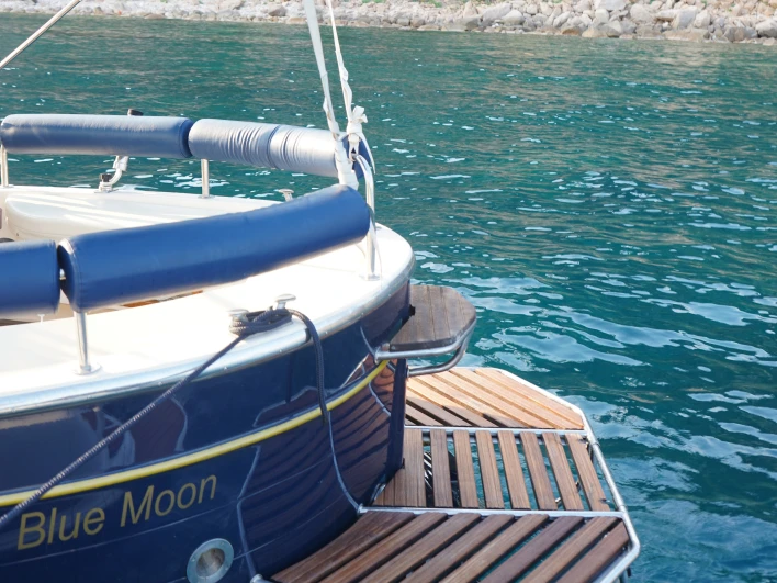 Motorová loď k pronájmu v Sant Feliu de Guíxols za nejlepší cenu