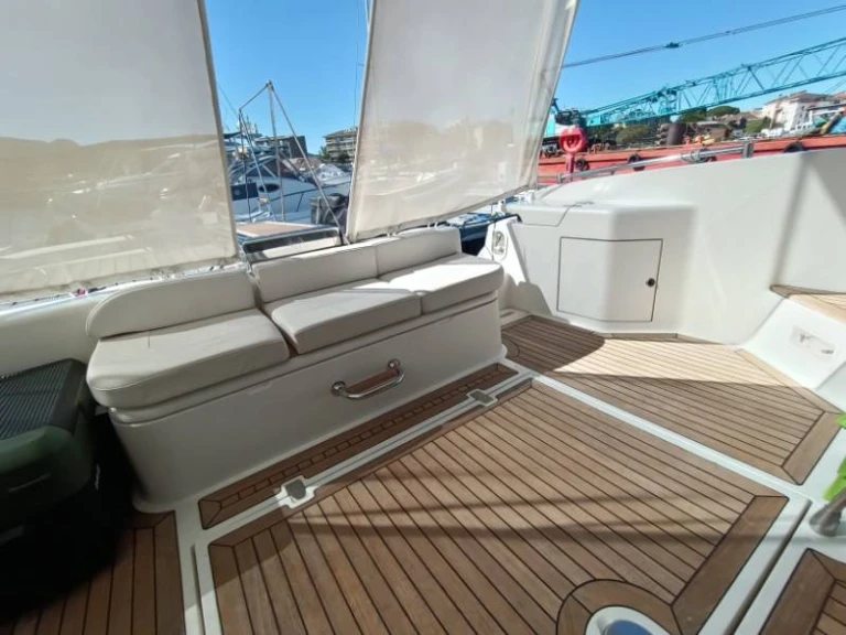 Pronájem lodi Porto-Vecchio lákavé ceny Azimut 40