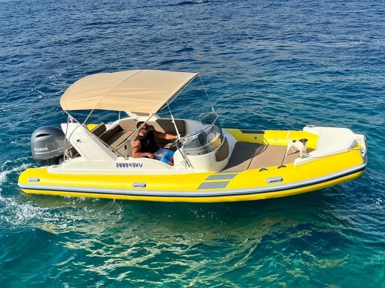 Pronájem lodi Hvar  lákavé ceny B23F