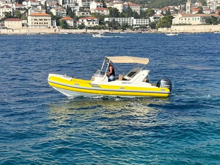 Pronájem Motorová loď v Hvar  -Aquamax B23F