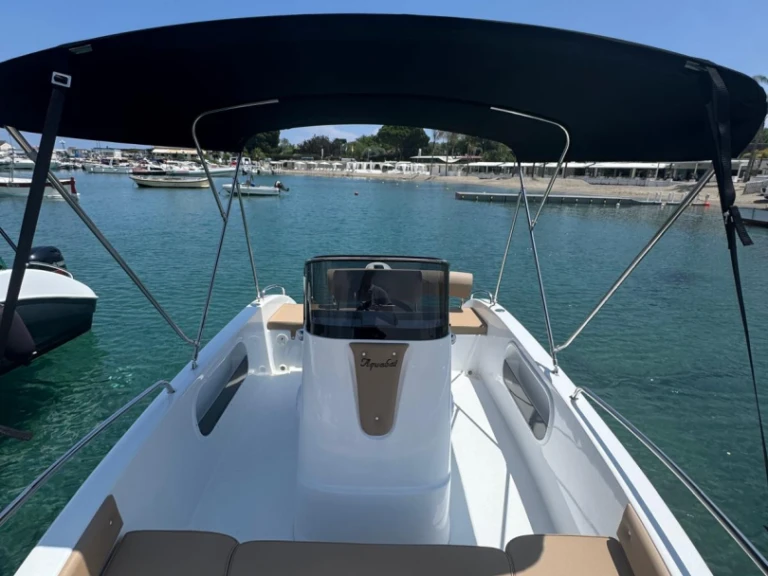 Pronajmout si Aquabat Sport Line 19 v Giardini-Naxos
