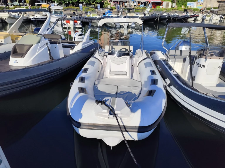 Pronajmout si Zodiac Medline v Porto-Vecchio