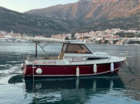 Pronájem lodi Dubrovník lákavé ceny Antares 660