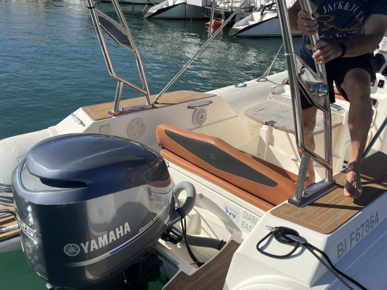 Capelli Tempest 700 jednotlivci a charterové společnosti v Marseille