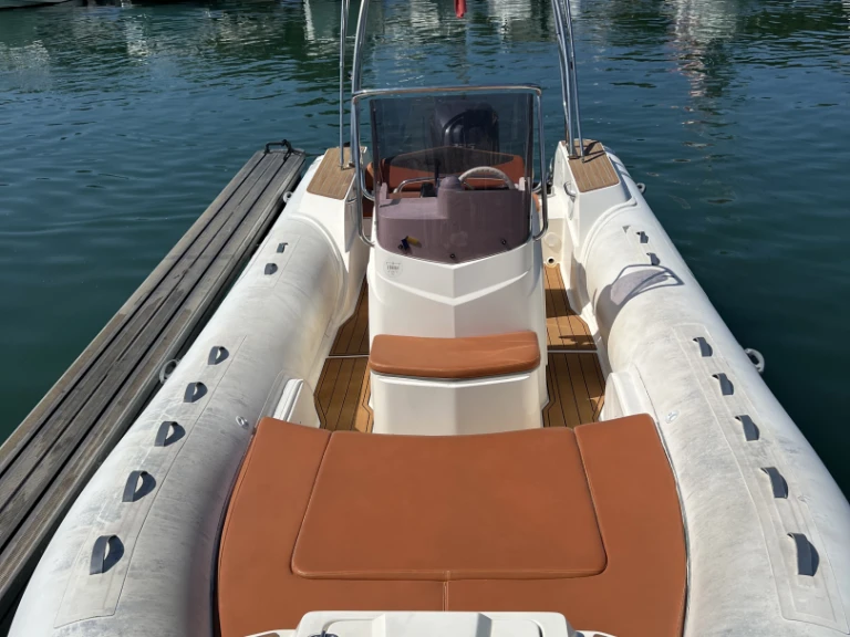 Pronajmout si Capelli Tempest 700 v Marseille
